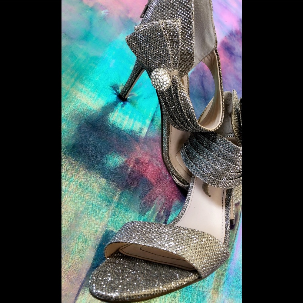 Bow Silver Heels